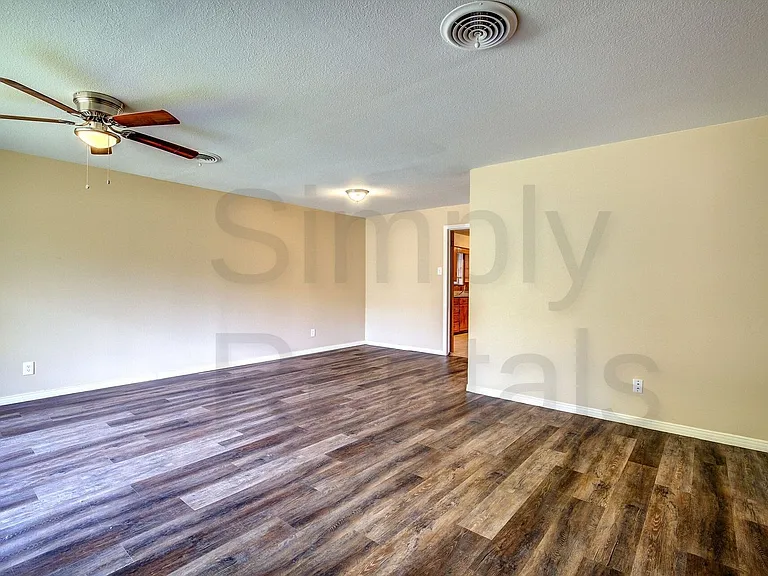 6426 Chapman Dr — Photo 17