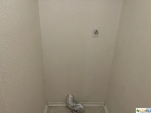 2 bed, 1.5 bath, 1350 sqft, $1,200 — Photo 2