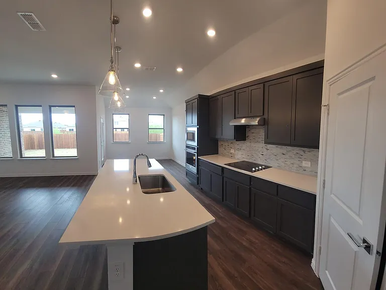 1633 Pine Valley Dr — Photo 14