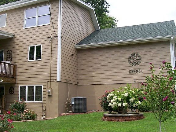 5th image of 909 Dorton Ln