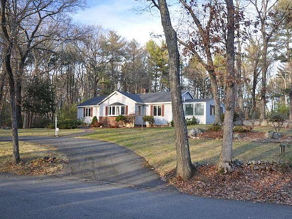 Front Yard
						:
						Private loop Parking