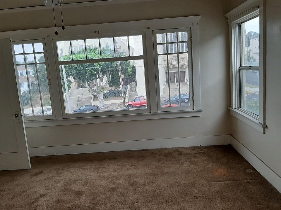 Front living room overlooking West Adams Blvd.