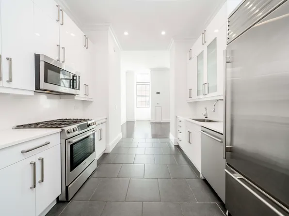 351 East 51st Street image 7 of 13