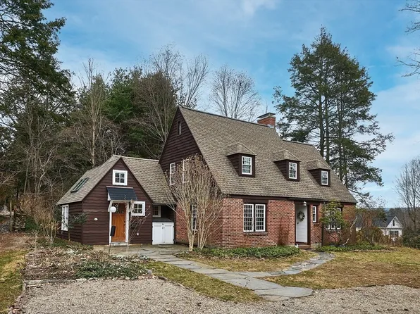 65 Mount Pleasant St, Amherst, MA 01002