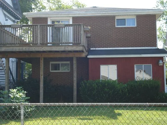 2 bed, 1000 sqft, $1,195 — Photo 2