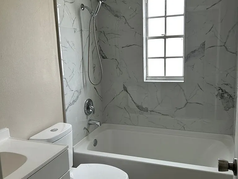 204 E Gottsche Ave — Photo 14