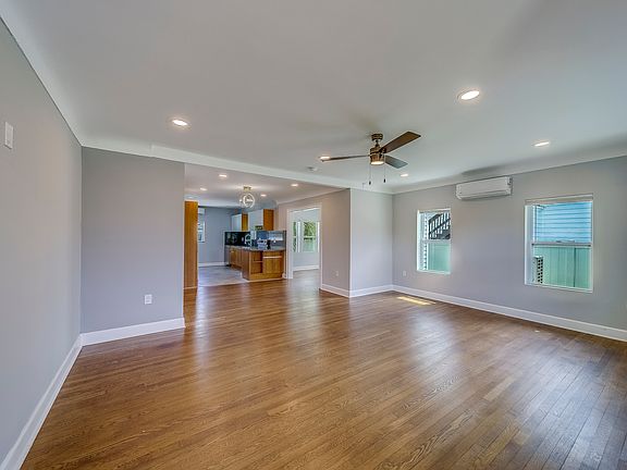 4th image of 2609 Dartmouth Ave N
