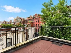 17 W 74th St, New York, NY