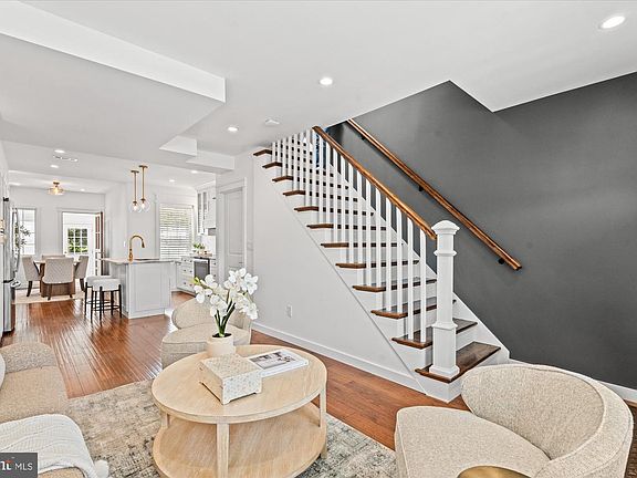 2nd image of 1208 Oronoco St