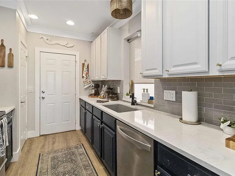 7242 Hamilton Rd — Photo 3