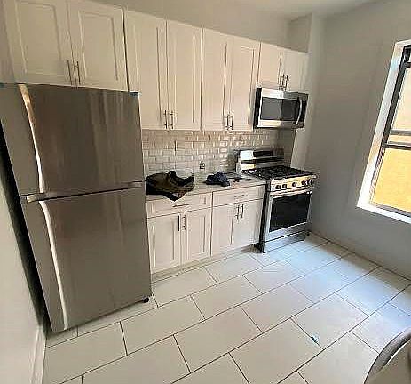 3rd image of 2059 29th St APT 3R