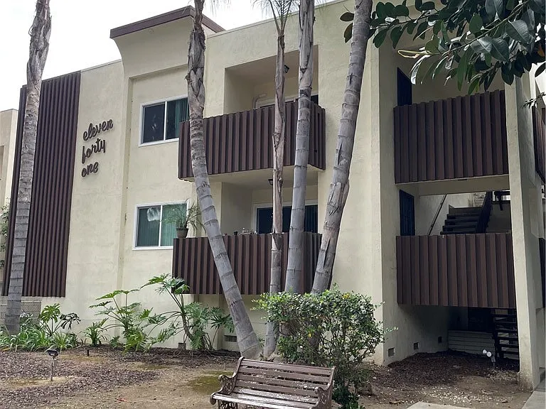 1141 Pine St #9 — Photo 3