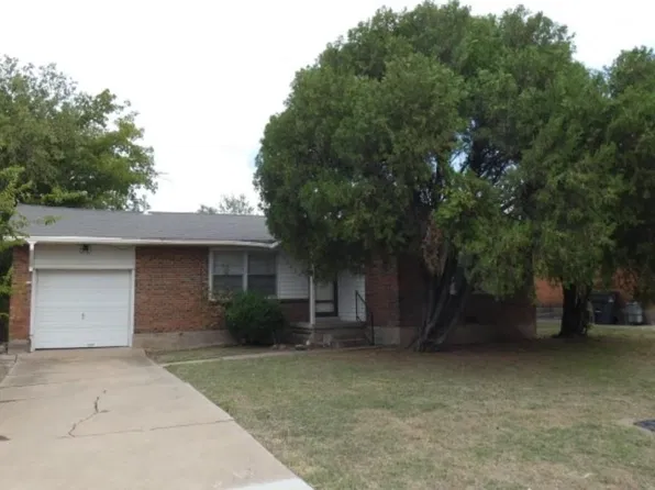 2205 NW 37th St, Lawton, OK 73505
