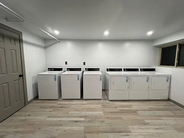 Oakwood Apartments — Photo 13