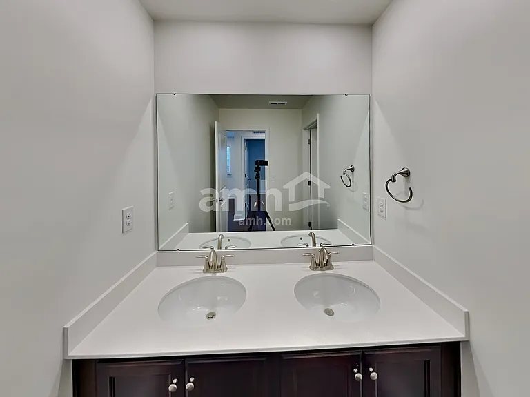 578 Rivermist Dr — Photo 16