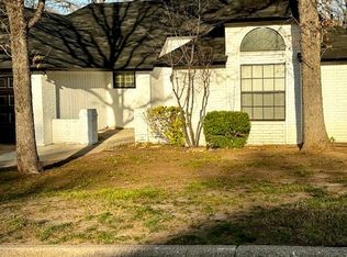 220 Spruce Cir, Azle, TX 76020