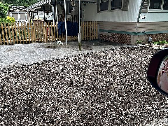 4th image of 7166 Mentor Ave