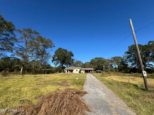 128 Hurricane Creek Rd, Lumberton, MS 39455