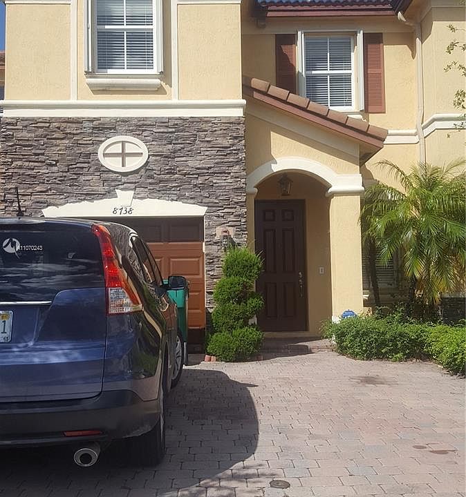 1st image of 8738 NW 113th Ct