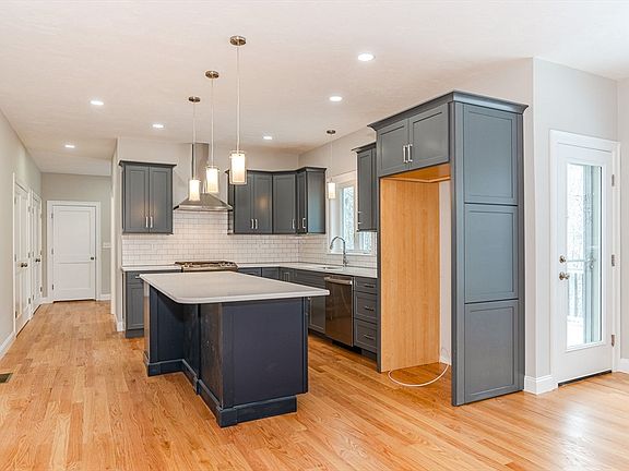 5th image of 8 Saint Paul Ln Lot 24