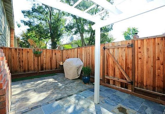 3rd image of 550 W Latimer Ave