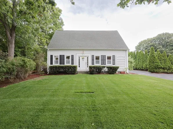 417 Mount Hope St, North Attleboro, MA 02760
