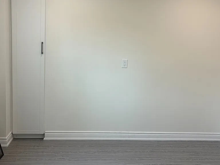 44 Sylvia St — Photo 10
