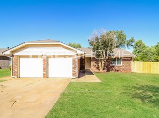 917 N Patterson Dr, Moore, OK 73160