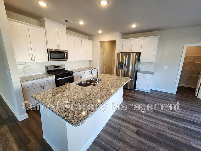 628 Orsman Trl — Photo 7