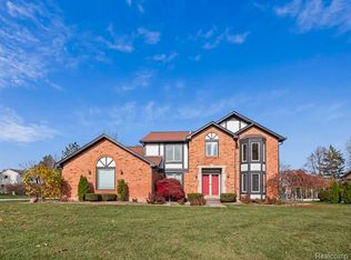 3170 Sunbury Ct, Rochester Hills, MI 48309