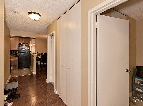 4th image of 200 N Dearborn St Unit 1502