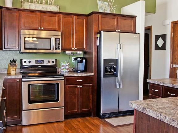 3rd image of 3556 8th St E