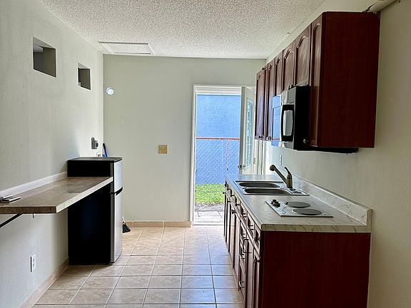 4th image of 10331 Cedarhurst Ave #1