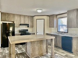 3rd image of 6469 Round Oak Ct