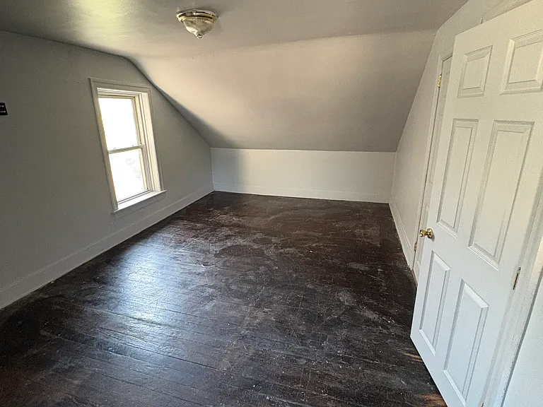 25 E 4th St #2 — Photo 6