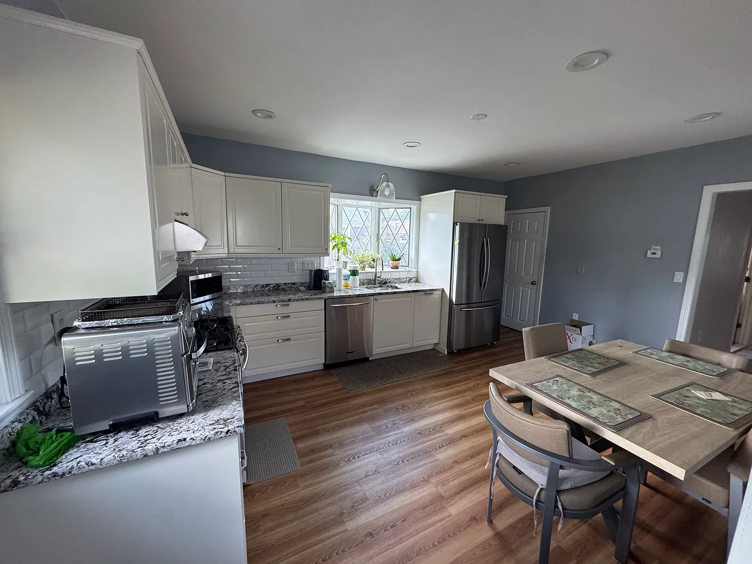 4 bed, 1700 sqft, $4,250 — Photo 1