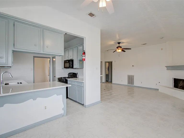 2538 Knights Cir — Photo 15