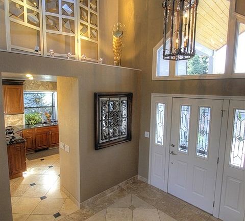2nd image of 2036 S Parkwood Cir