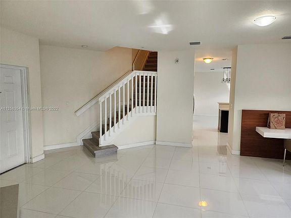 5th image of 10600 NW 88th St APT 216