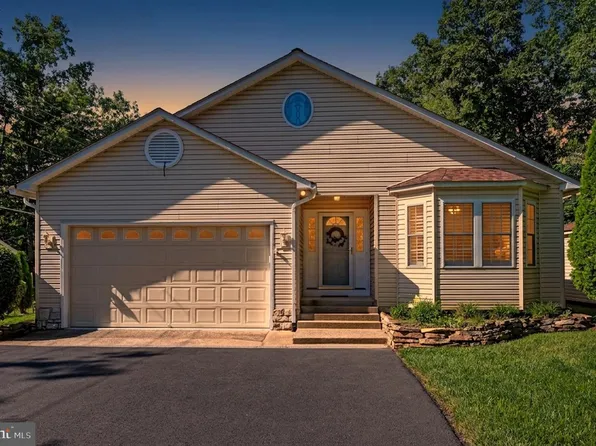 405 Constitution Blvd, Locust Grove, VA 22508