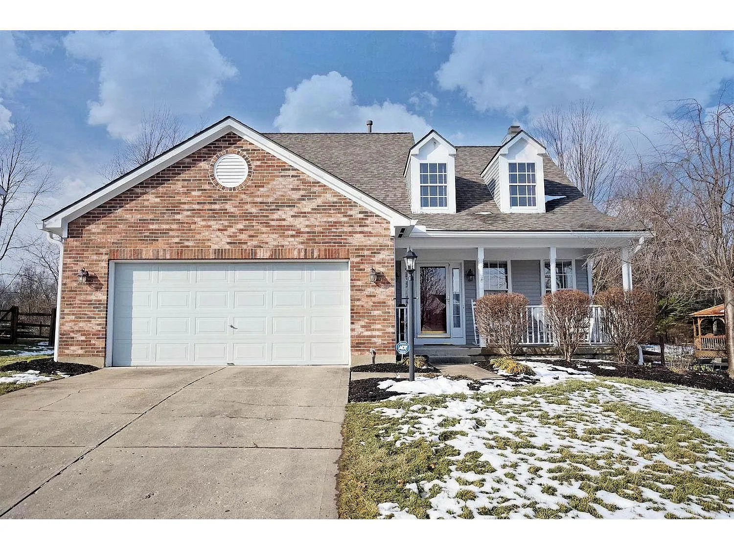 4625 Laurel View Dr photo 1