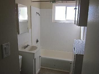 4th image of 17415 Holly Dr