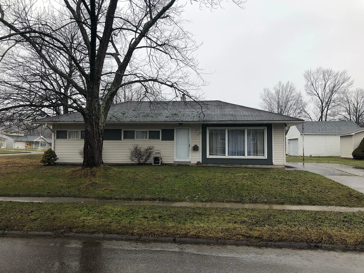 376 S Edgehill Ave photo 1