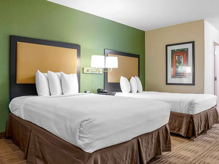 Studio Suite - 2 Full Beds
