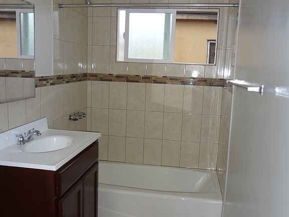 2nd image of 2720 Randolph St #223