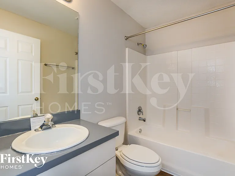 1391 W Blue Springs Ave — Photo 14