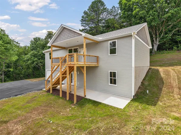 91 Smokey Quartz Ln, Flat Rock, NC 28731