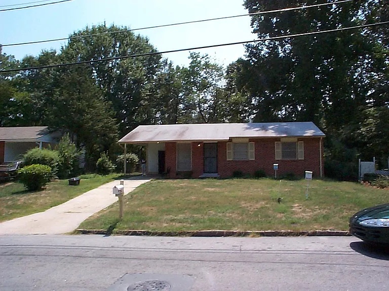 3466 Fairlane Dr NW — Photo 2