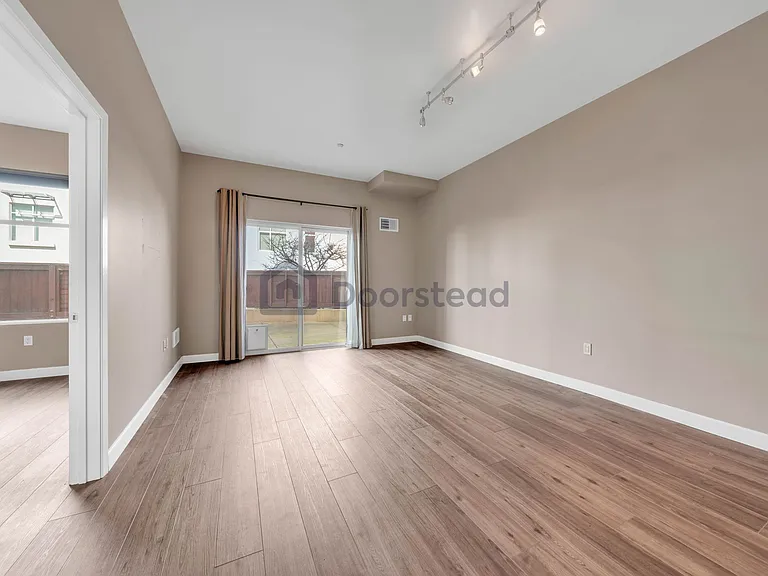 451 Kansas St #322 — Photo 8