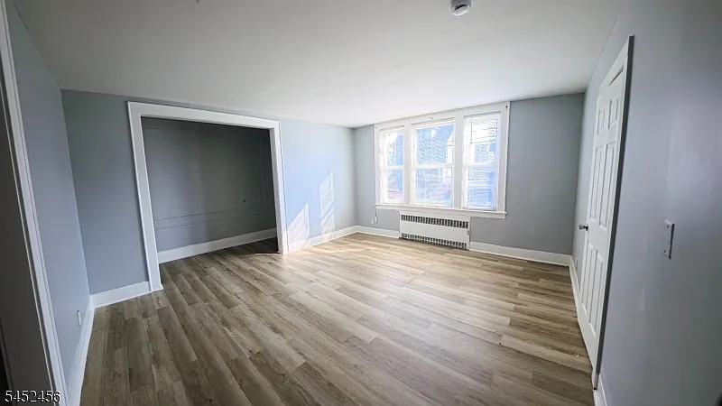 2 bed, 1.0 bath, $2,350 — Photo 2